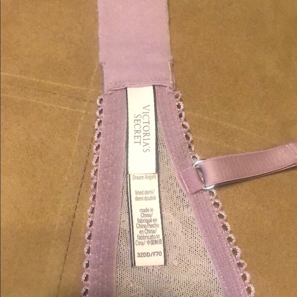 32 DD Victoria’s Secret Demi bra - Picture 3 of 3